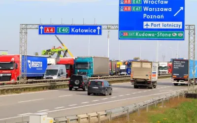 Korki na autostradzie A4. Znak kieruje do Wrocławia, Warszawy, Poznania i lotniska. Sprawdzasz autostrada a4 cennik Gliwice-Wrocław?