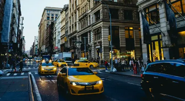 Ile kosztuje taxi 10 km? Sprawdź, jak uniknąć wysokich opłat