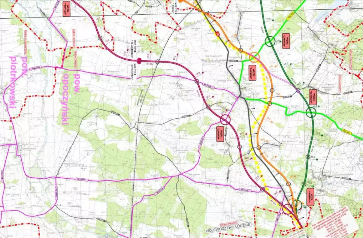 Mapa drogowa z zaznaczoną drogą ekspresową S74, węzłami i miejscowościami. Widoczne są fragmenty powiatów piotrkowskiego i opoczyńskiego.