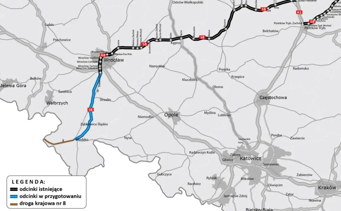 Mapa drogowa Polski z zaznaczoną autostradą S8, jej odcinkami istniejącymi i w przygotowaniu, oraz drogą krajową nr 8.