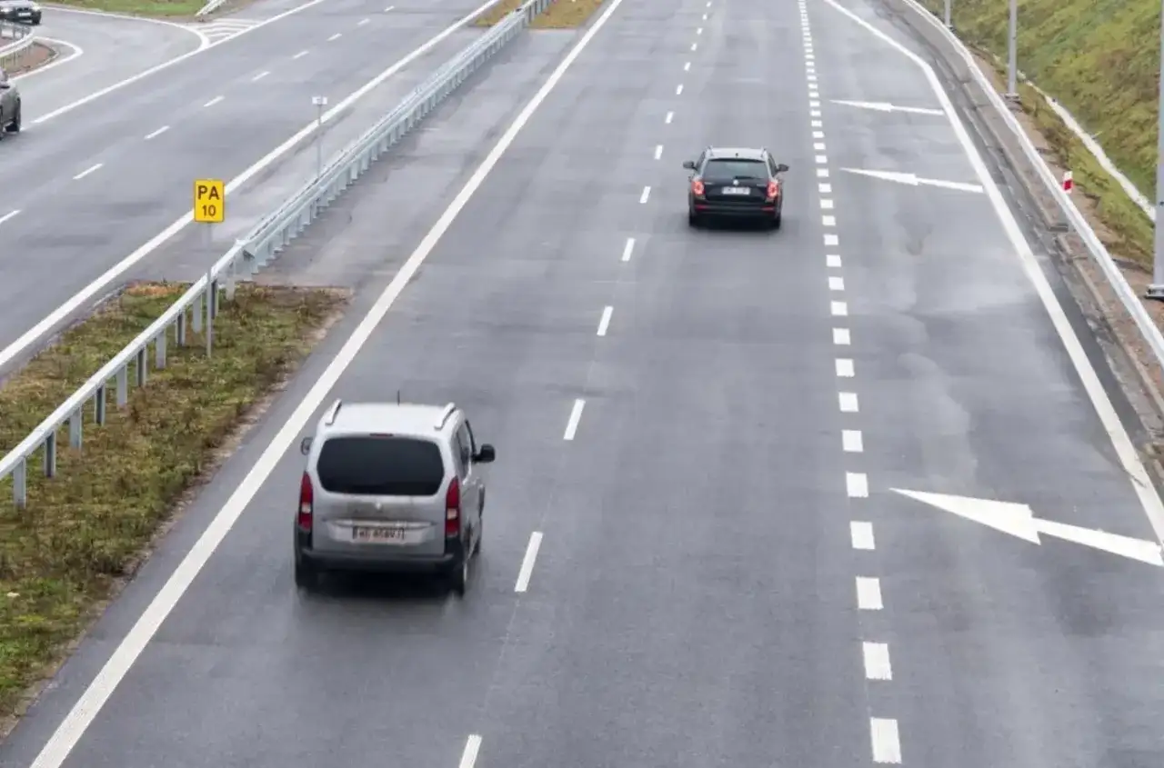 Wjazd na autostradę z pasa rozbiegowego - kto ma pierwszeństwo?