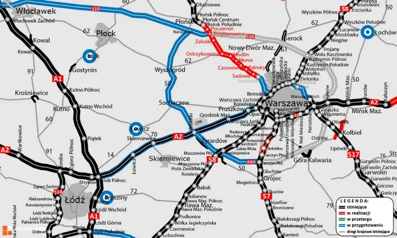 Mapa drogowa okolic Warszawy z zaznaczoną autostradą A50 w budowie, drogami krajowymi i miastami.