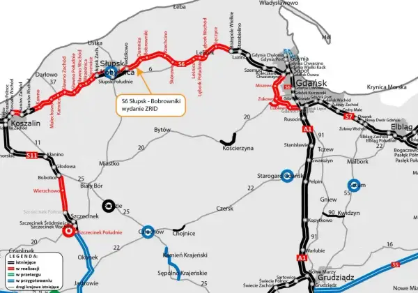 Mapa przedstawia przebieg drogi S6 od Słupska do Bobrowników, z zaznaczonymi odcinkami w realizacji.